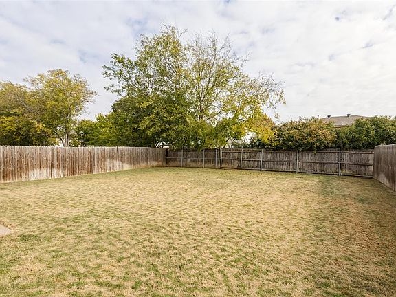 2nd image of 2401 Graystone Dr