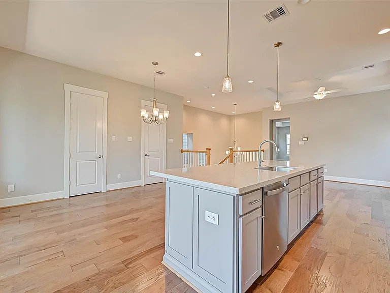 67 Thorpe Ln — Photo 12