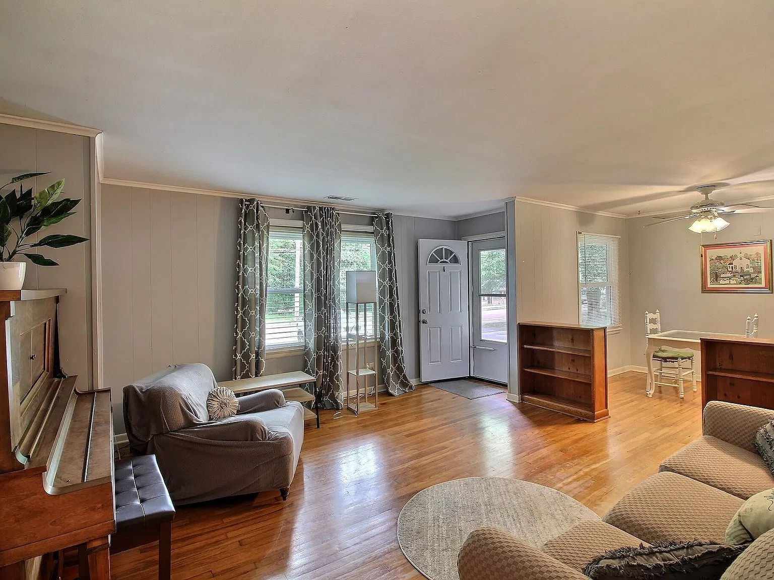 3 bed, 1.0 bath, 1043 sqft, $1,650 — Photo 4