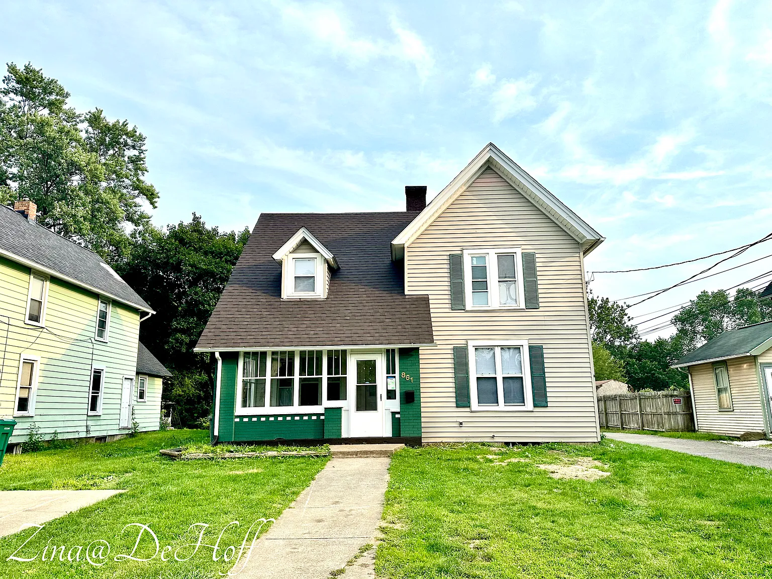 861 Wellman Ave SE photo 1