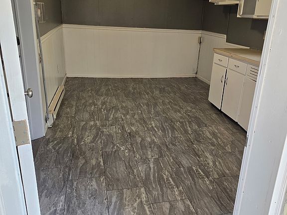 4th image of 115 East Ave #1