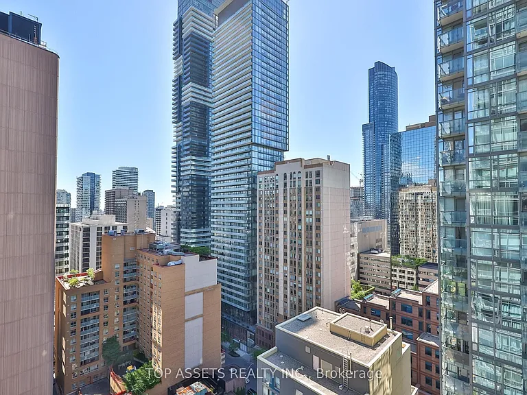 37 Grosvenor St #2109 — Photo 29