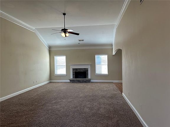 4th image of 533 Lake Vista Dr