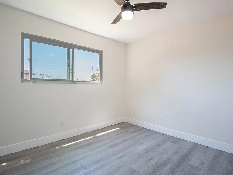 1642 C Avenue — Photo 7