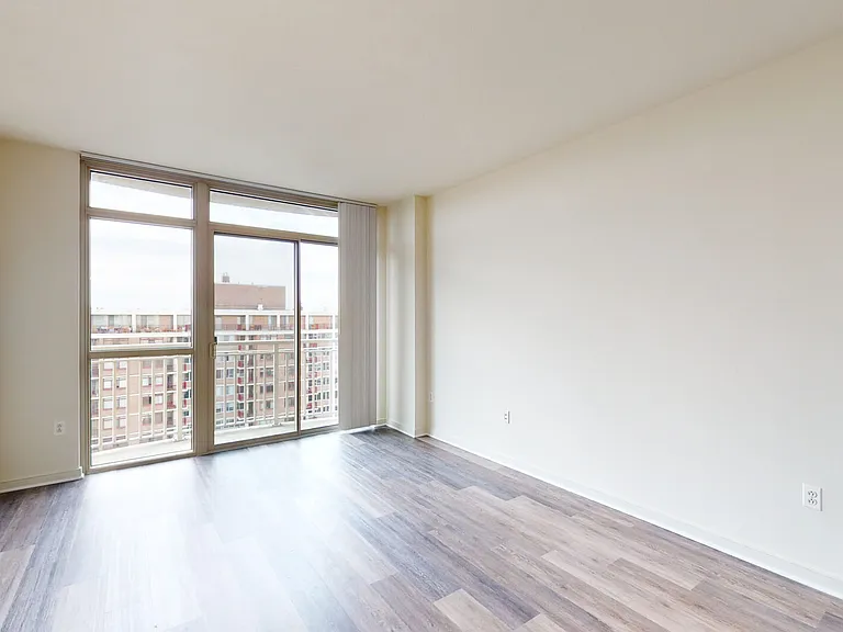 1200 East West — Photo 35