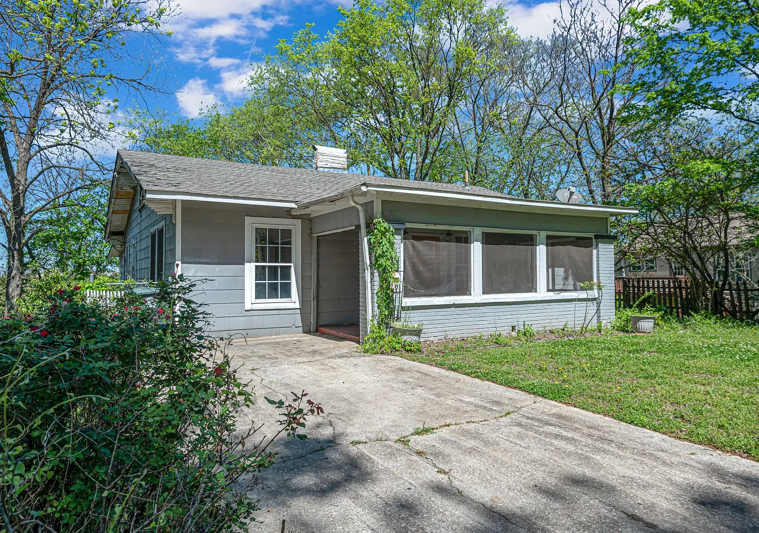 Coming Soon! 3 Bedroom 2 Bathroom For Rent. — Photo 2