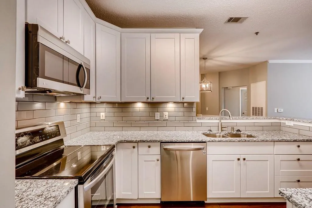 2 bed, 1187 sqft, $2,100 — Photo 1