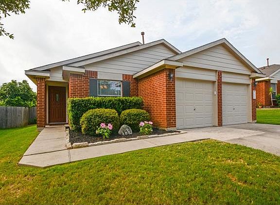 2nd image of 132 Opal Lake Dr