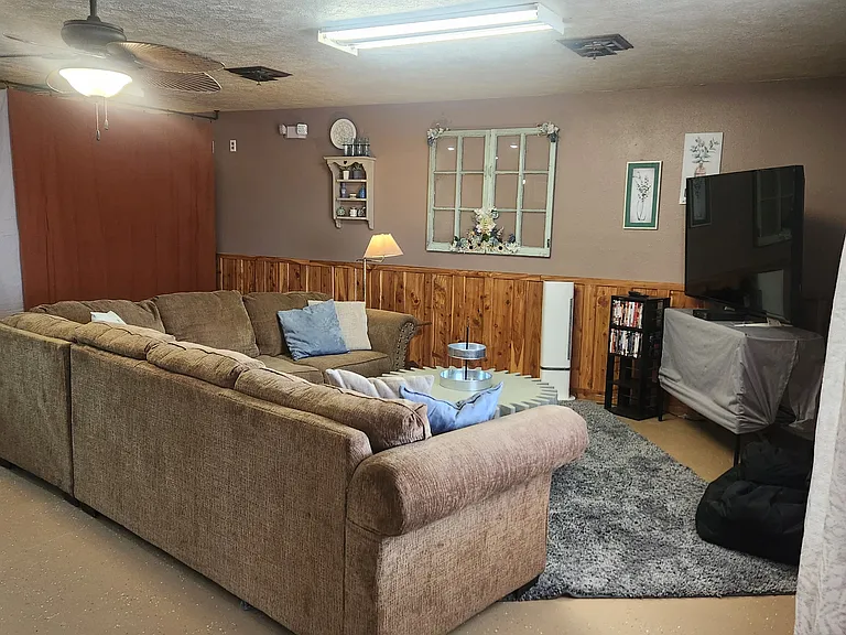 409 Commercial St — Photo 14