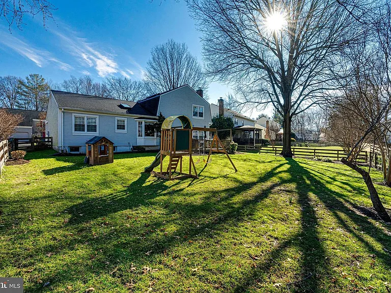 3022 Dower House Dr — Photo 52