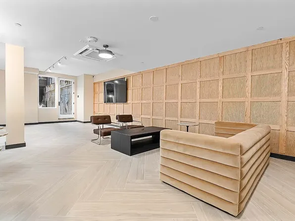 45 Lenox Road image 5 of 22