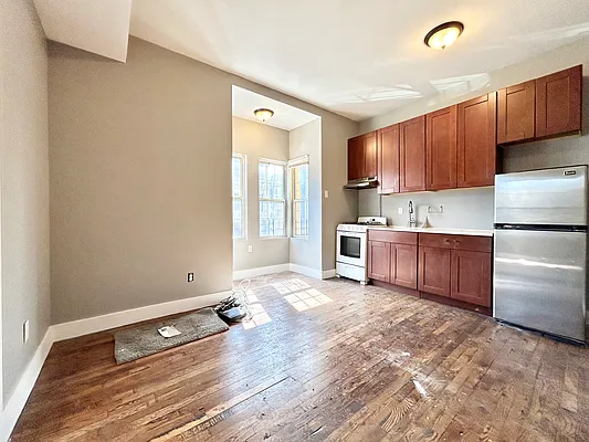 Rented by Pear NYC LLC | media 6