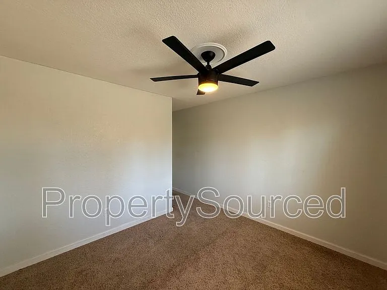 856 Nottingham Dr — Photo 21