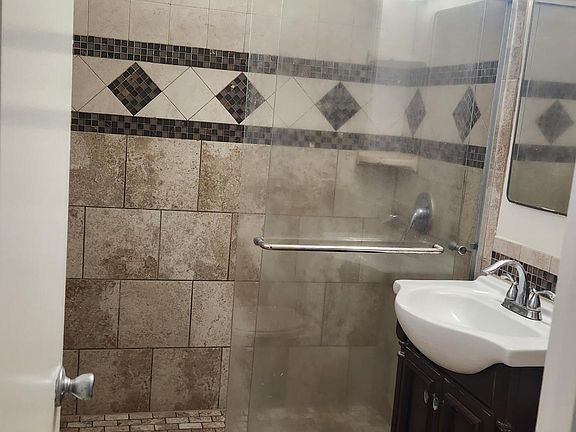 5th image of 1519 12th St APT 1