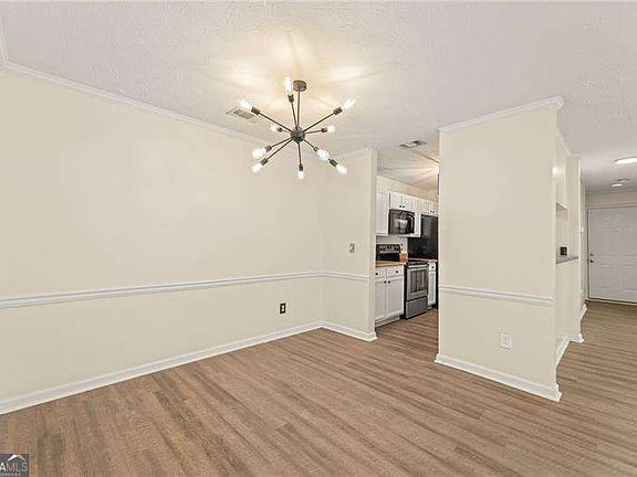 4th image of 523 Warm Springs Cir #523