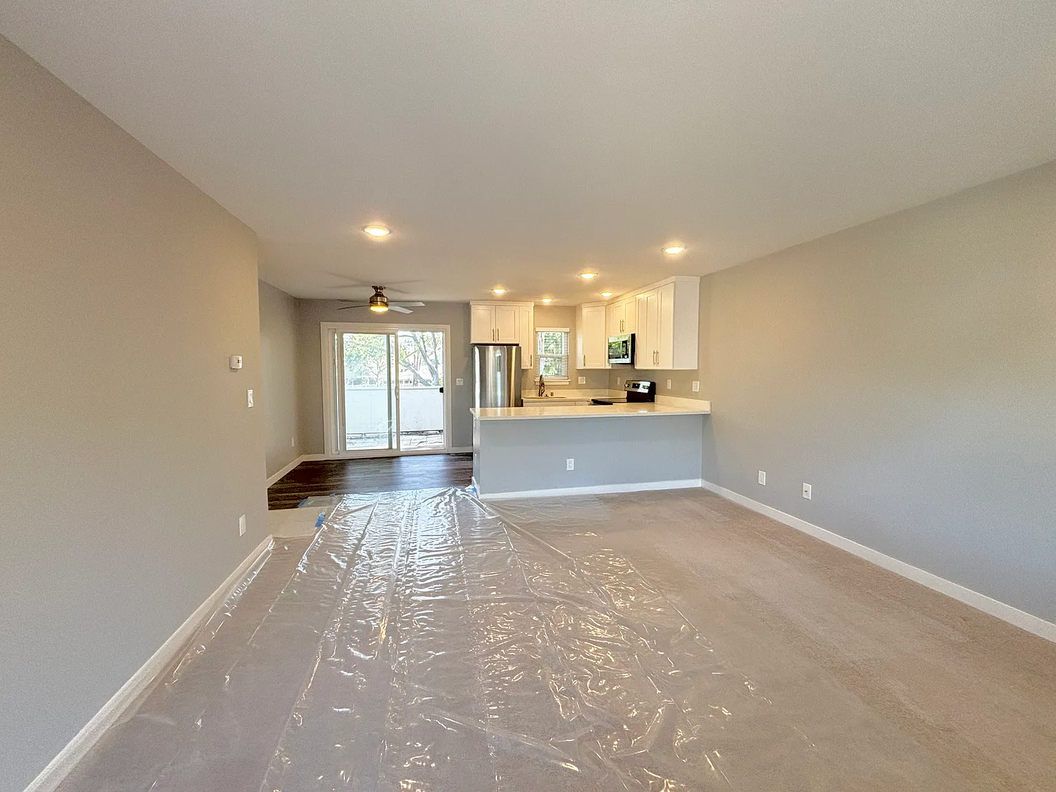 1 bed, 648 sqft, $3,295 — Photo 3
