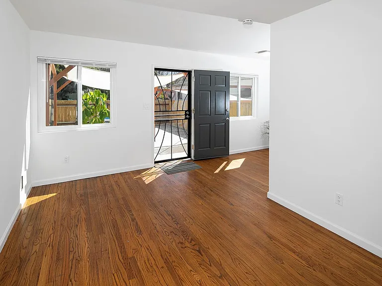 3970 Lamont St — Photo 13