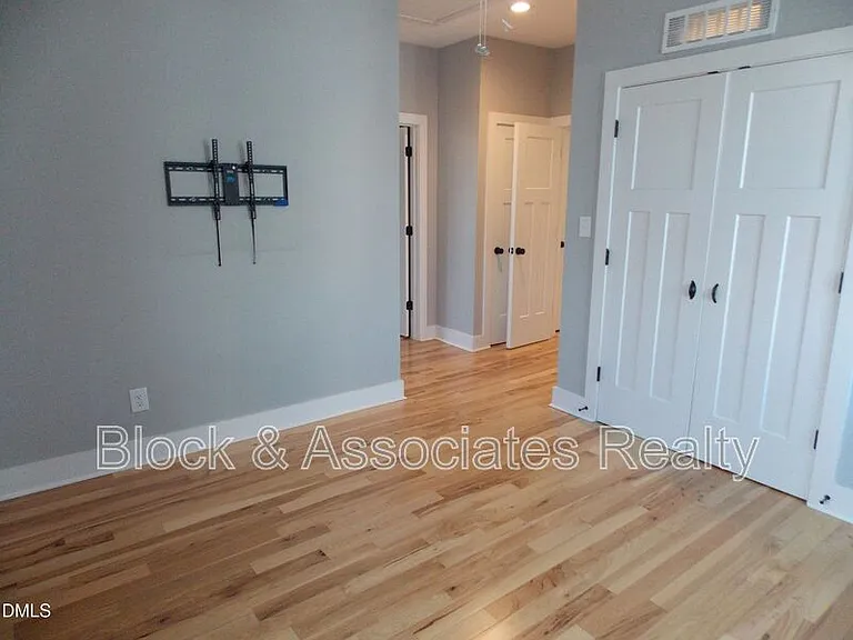202 Lincoln Ct — Photo 19