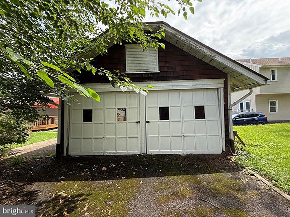 2nd image of 7321 Whitaker Ave #23