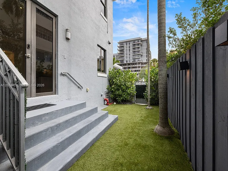 5864 SW 74th Ter #G — Photo 25