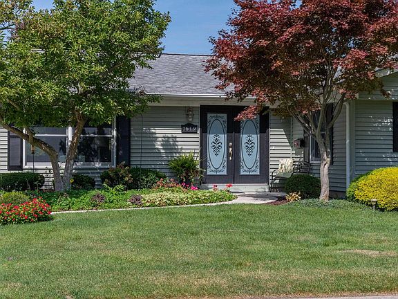 2nd image of 1619 Woodmont Dr