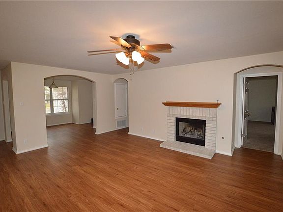 4th image of 2101 Hawksbury Way