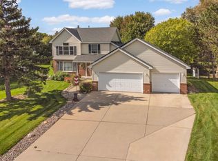 1051 Oday St S, Maplewood, MN 55119