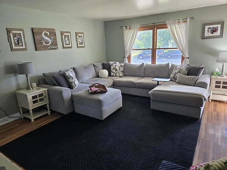 1543 Briarwood Ln — Photo 2