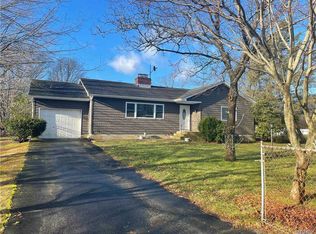 435 Auborn Ave, Shirley, NY 11967