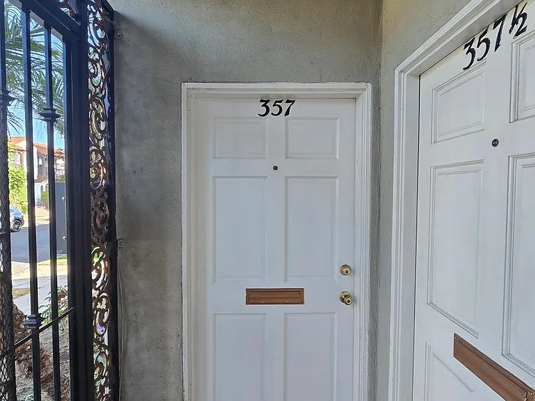 357 N Ogden Dr — Photo 3