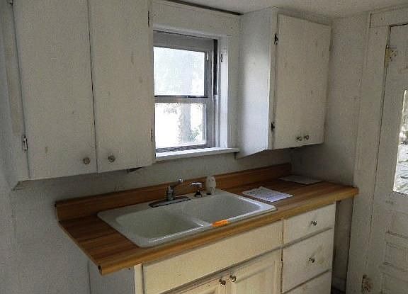 5th image of 3504 S Shartel Ave