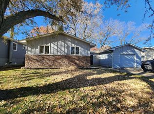 2546 W 9th St, Waterloo, IA 50702