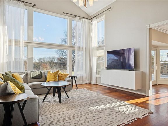 5th image of 4977 Saint Annes Ct