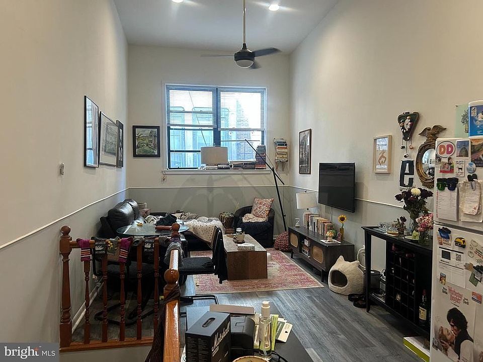 1st image of 35 S Strawberry St Floor 2
