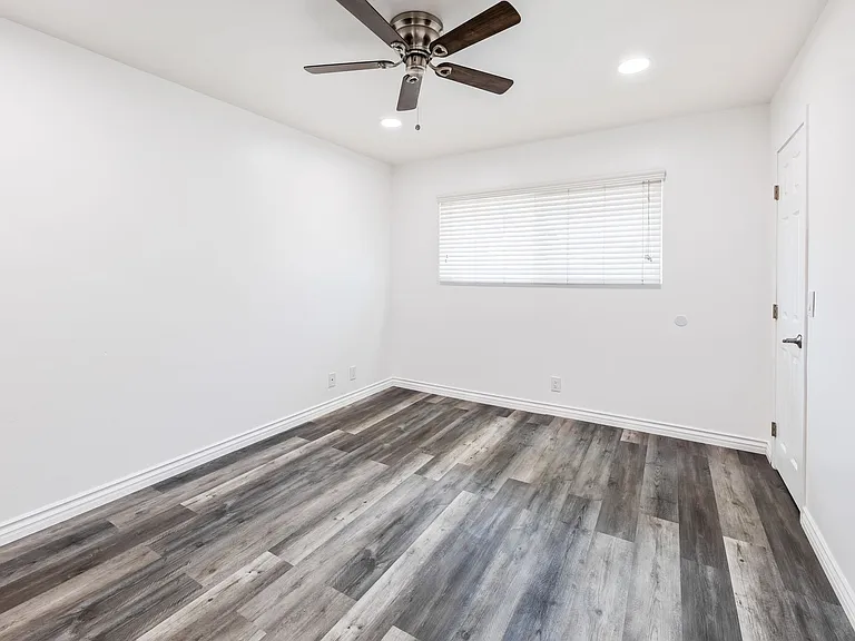 7542 Volga Dr — Photo 11