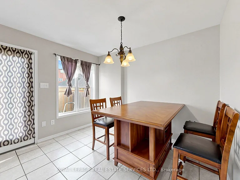100 Georgian Dr — Photo 11