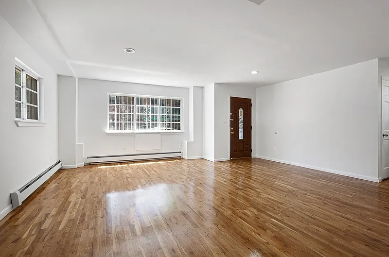 3 bed, 2.0 bath, 1200 sqft, $3,500 — Photo 3