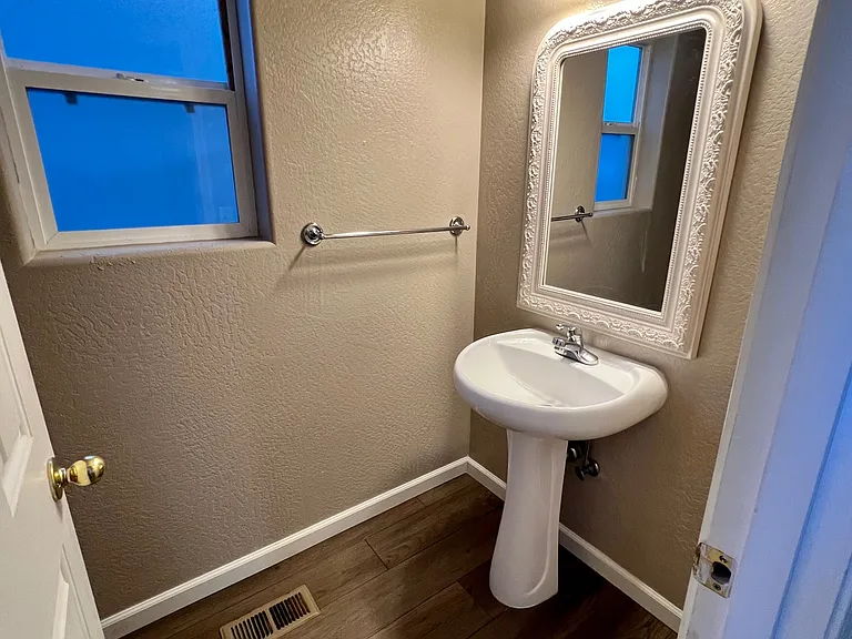 2635 Parkwood Village Ln — Photo 17