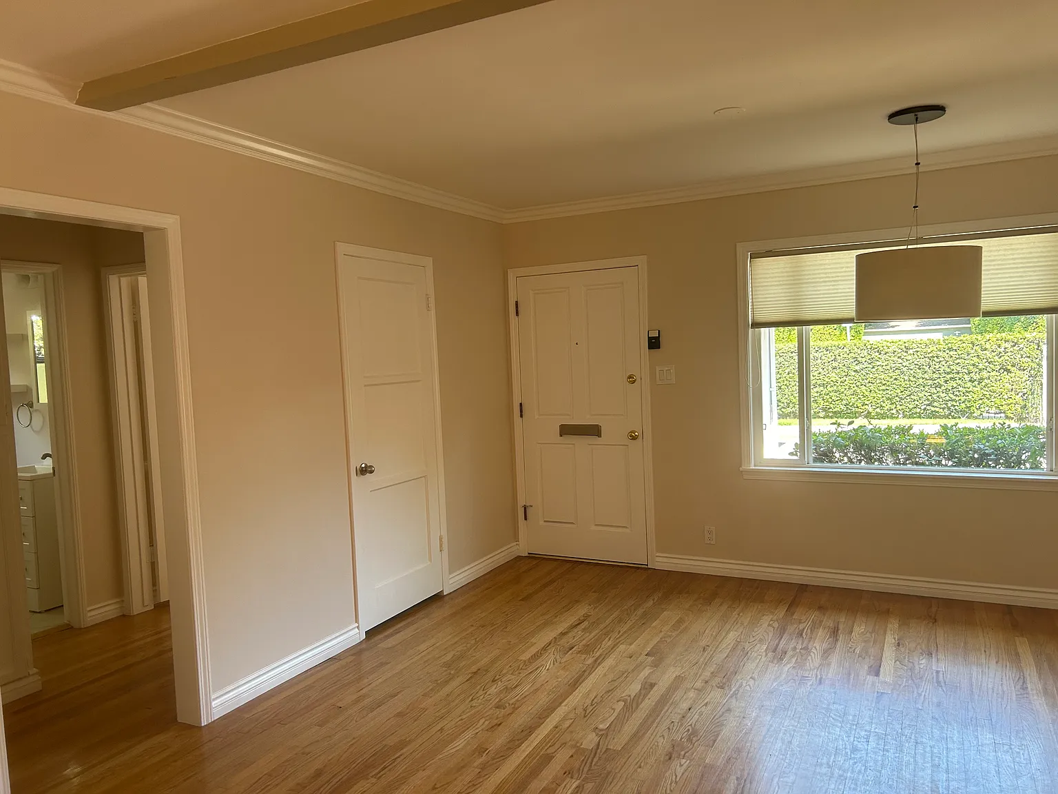 2 bed, 1028 sqft, $4,300 — Photo 3