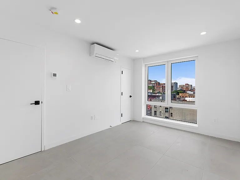 2321 Belmont Ave #5G — Photo 4