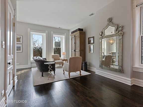 3rd image of 228 W Saint Paul Ave #3