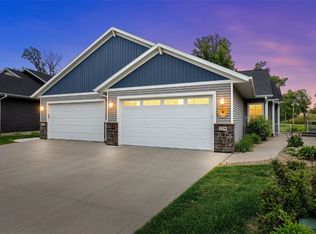 2239 Tranquil Ct NW, Cedar Rapids, IA 52405