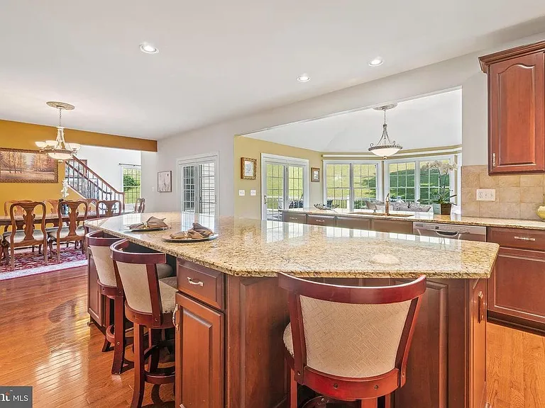 15000 Barlow Dr — Photo 13