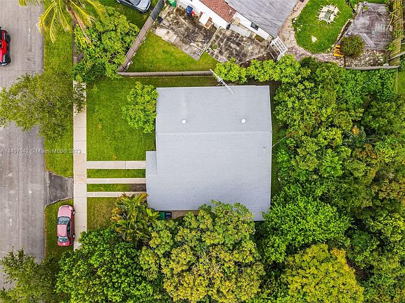 4th image of 9850 Jamaica Dr