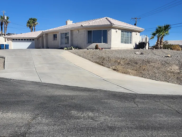 1776 Lear Bay — Photo 1