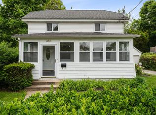 264 Oakview Ave, Farmingdale, NY 11735