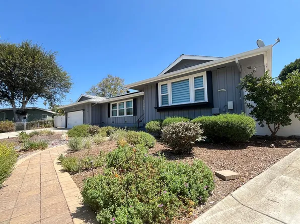 2085 Warmlands Ave, Vista, CA 92084