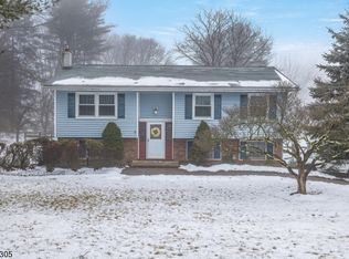 275 Naughright Rd, Long Valley, NJ 07853