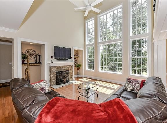 4th image of 16633 Doves Canyon Ln