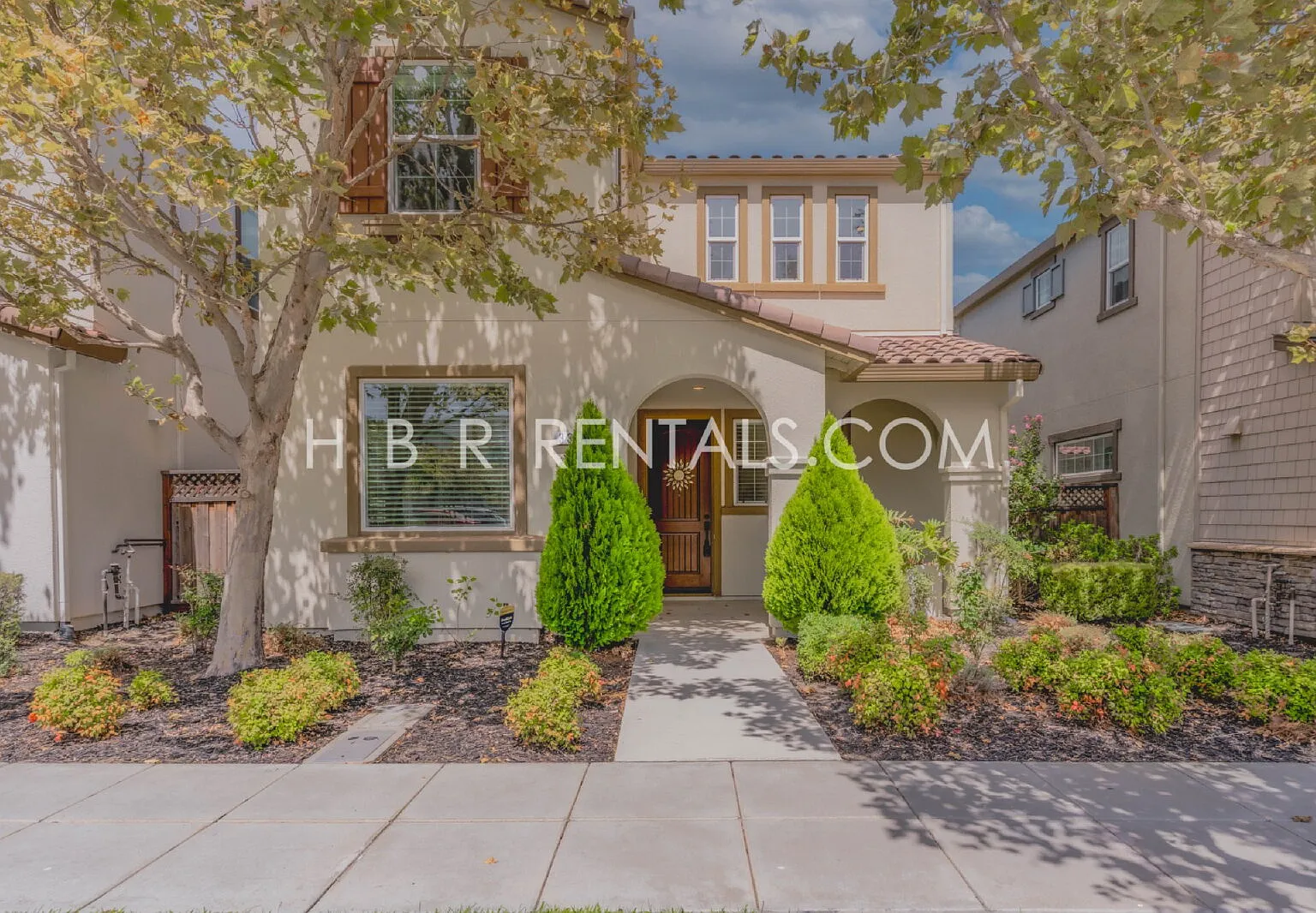 4 bed, 3.0 bath, 2100 sqft, $2,950 — Photo 1